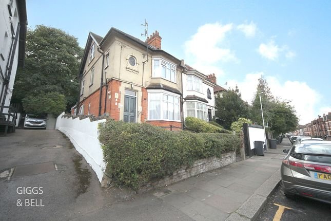 7 bed semi-detached house for sale