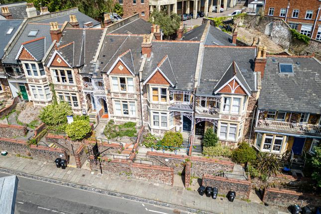 4 bed terraced house for sale