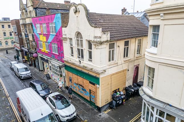 8 bed property for sale