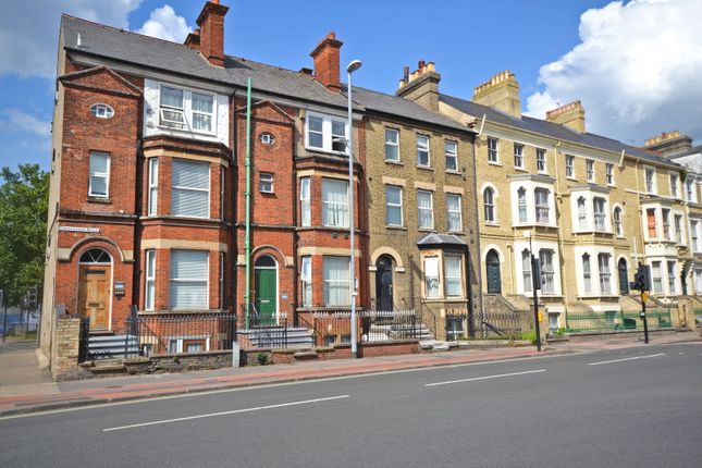 8 bed town house for sale
