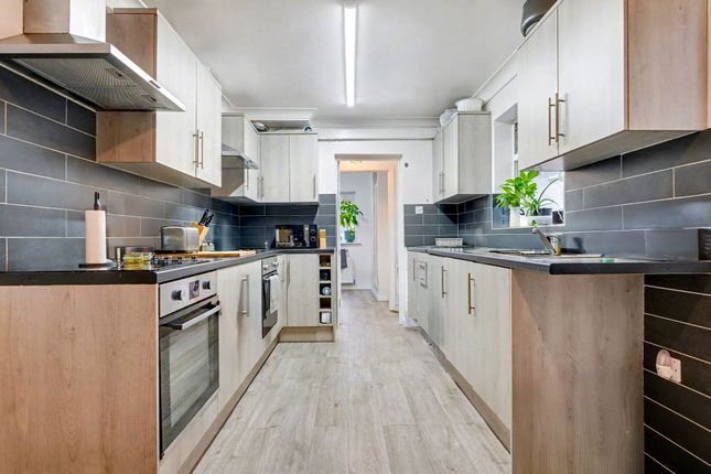 5 bed terraced house for sale