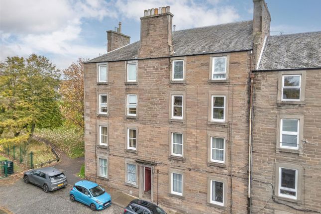 3 bed flat for sale