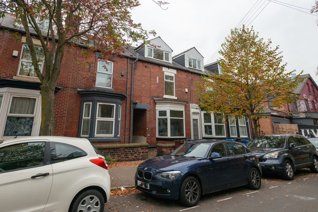 6 bed terraced house for sale