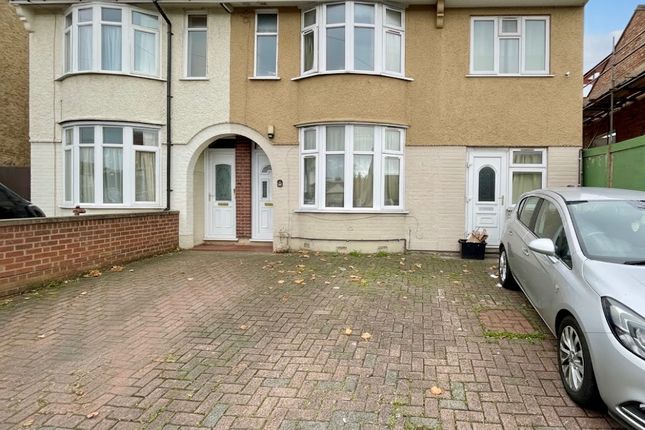 6 bed end terrace house for sale