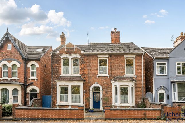 5 bed detached house for sale