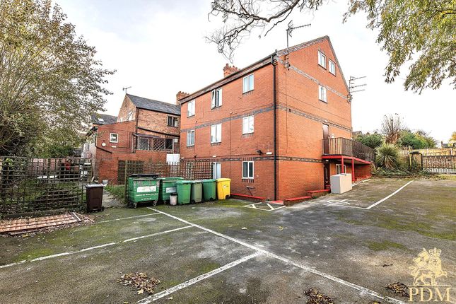 23 bed semi-detached house for sale