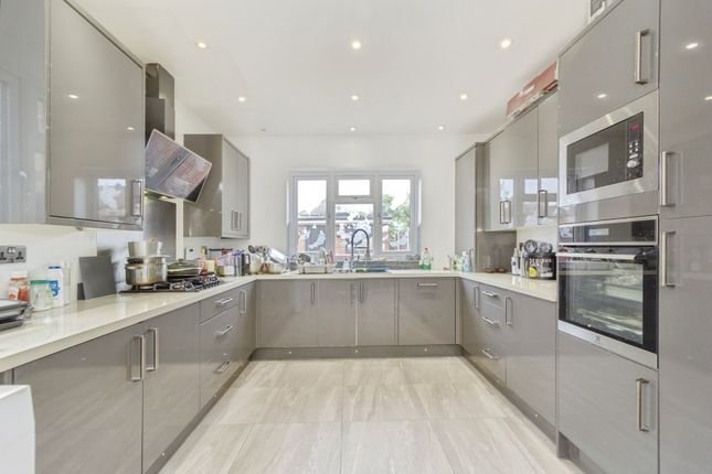 4 bed town house for sale