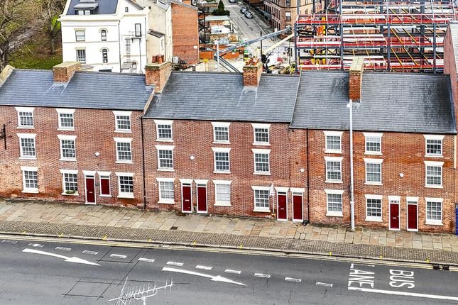 8 bed town house for sale
