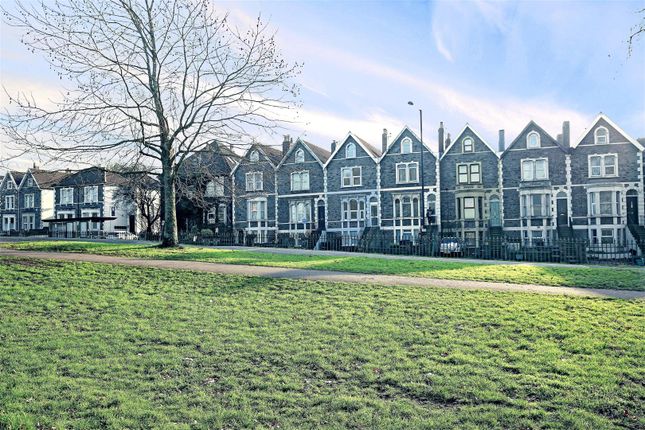 5 bed terraced house for sale