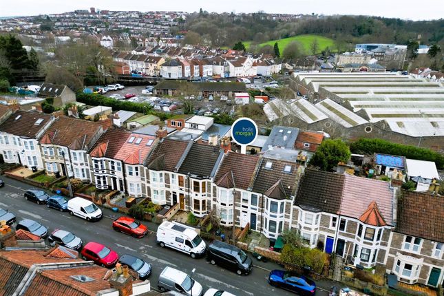 5 bed terraced house for sale