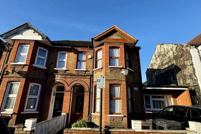 5 bed semi-detached house for sale