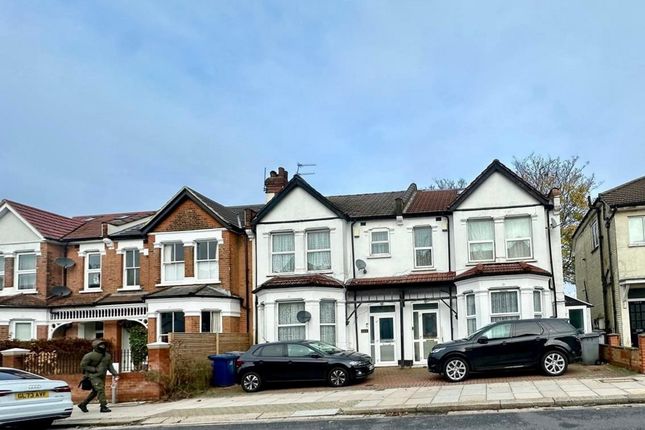 6 bed semi-detached house for sale