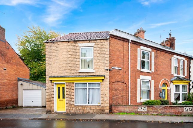 5 bed terraced house for sale