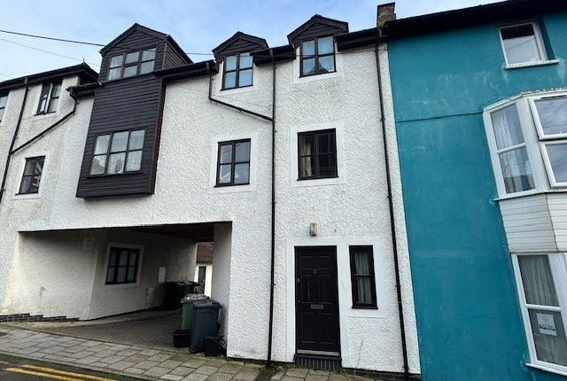 6 bed property for sale
