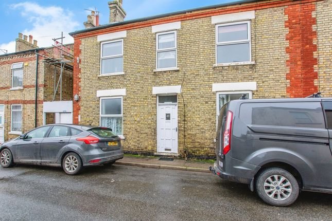6 bed semi-detached house for sale