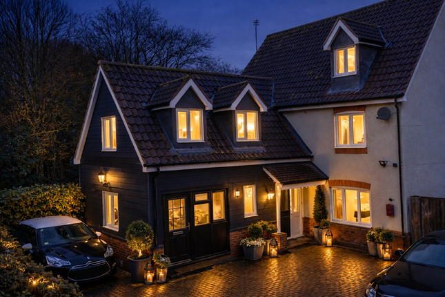 8 bed detached house for sale