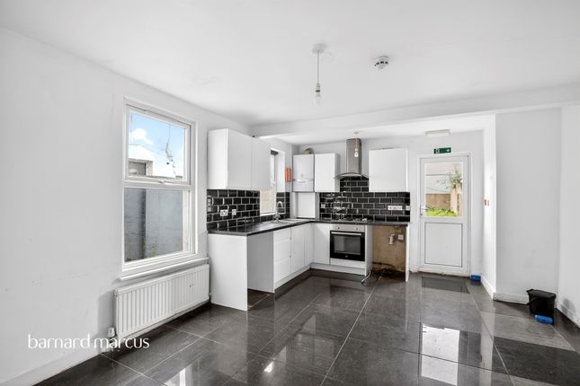 5 bed terraced house for sale