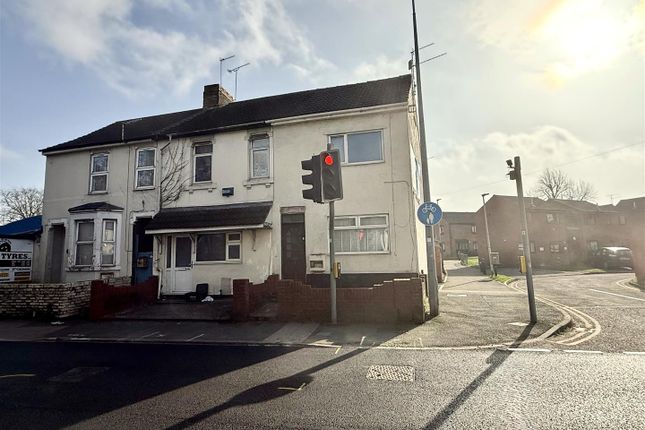 6 bed end terrace house for sale