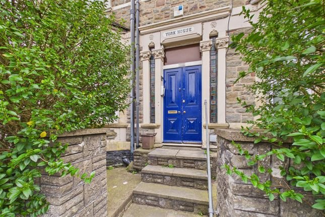 3 bed flat for sale
