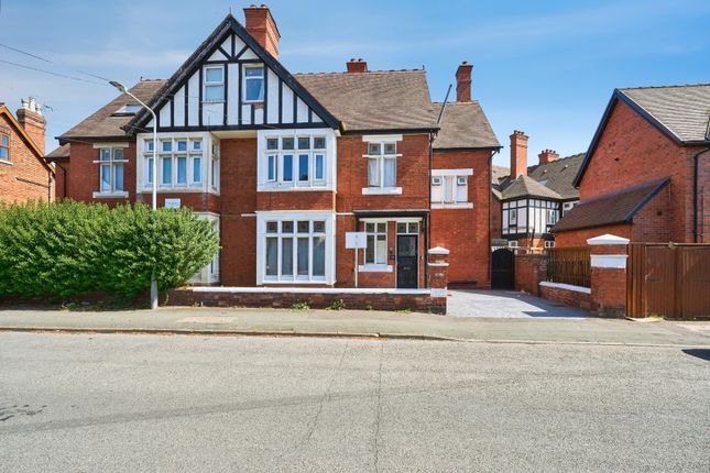 8 bed semi-detached house for sale