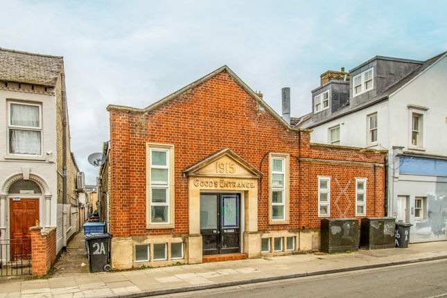 5 bed semi-detached house for sale