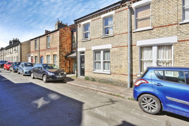 4 bed end terrace house for sale