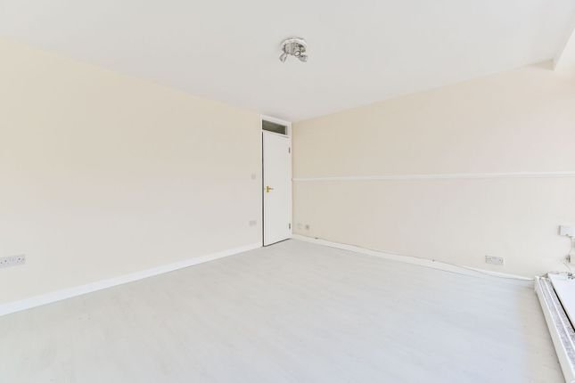 4 bed maisonette for sale