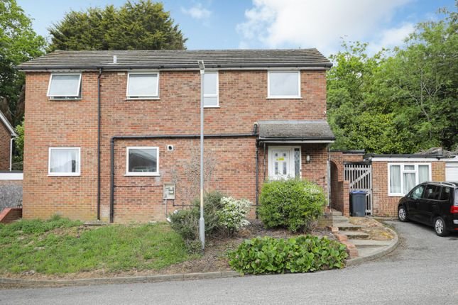 5 bed detached house for sale