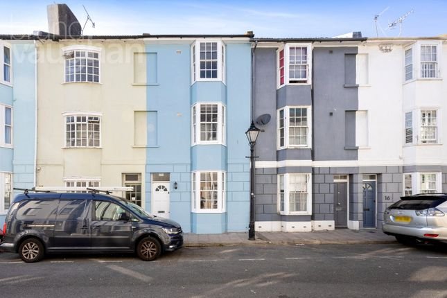 4 bed detached house for sale